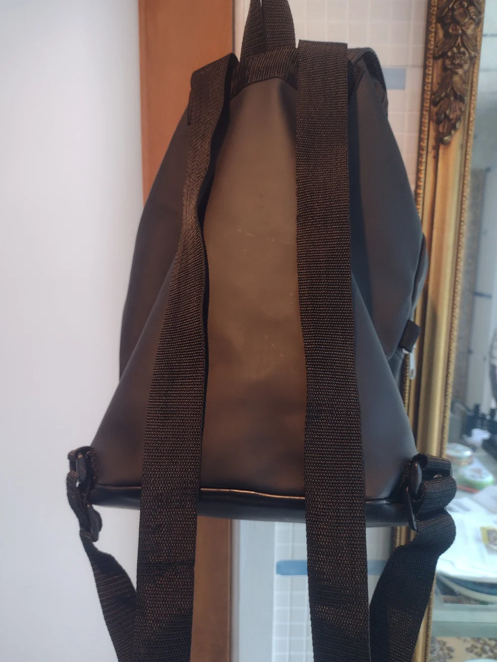 Hugo Boss Black Leather-Look Men’s Backpack